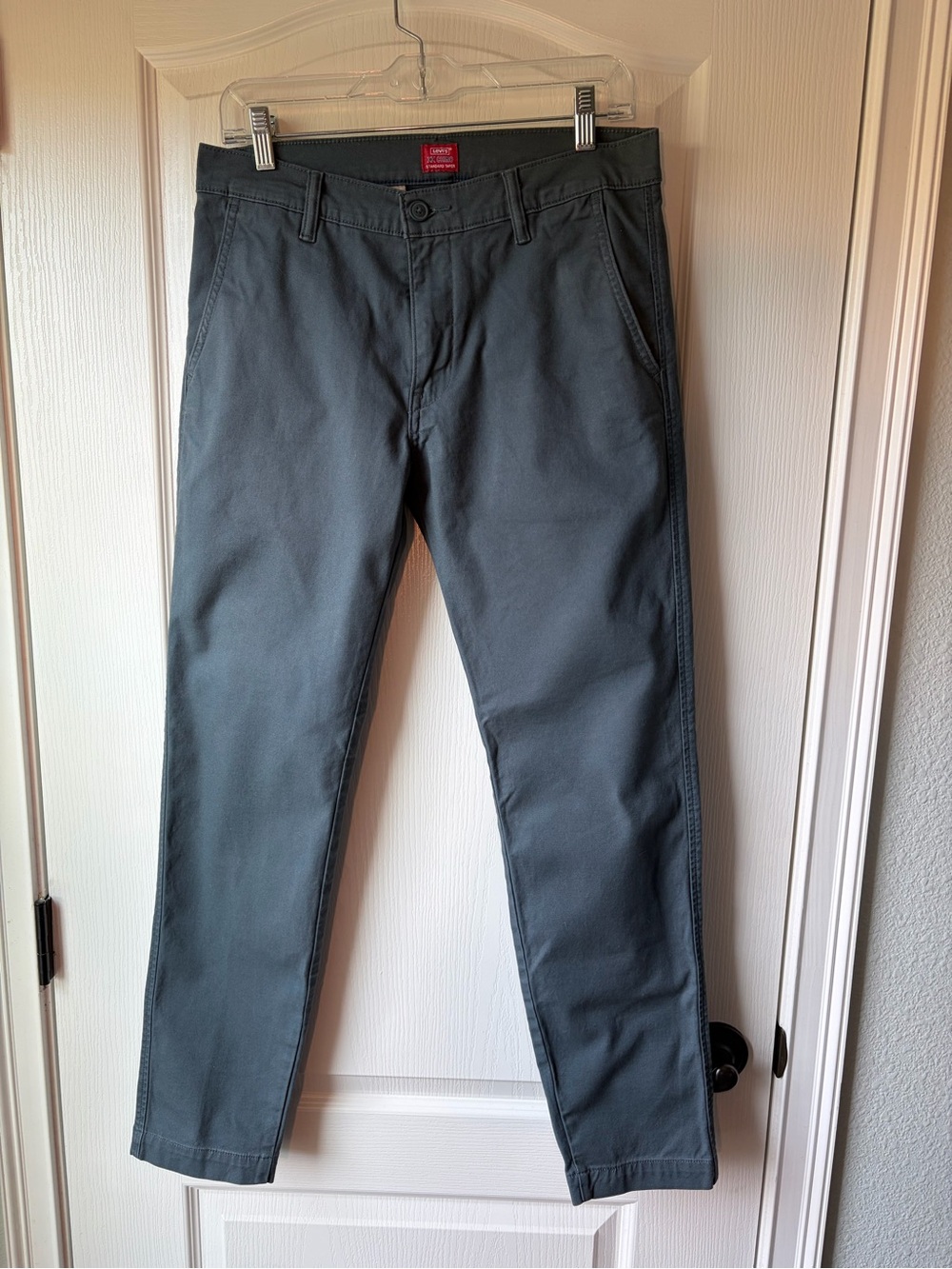 Levi's Men's Charcoal Gray XX Chino Pants Standard Taper size W30 x L32 LEV1